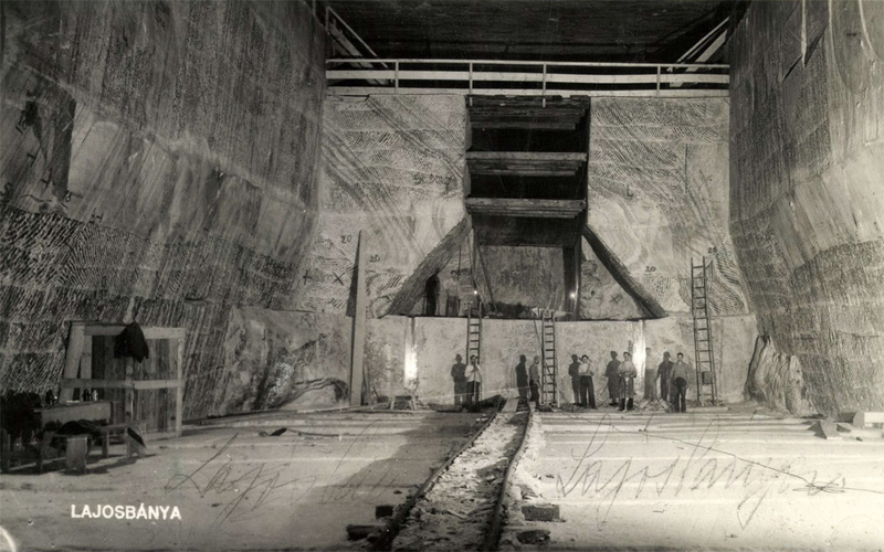 Illustration for article titled These Incredible Salt Mines Are Like Another World Beneath Our Feet